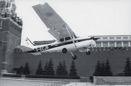 Матиас Руст и его полёт с приземлением на Красной площади