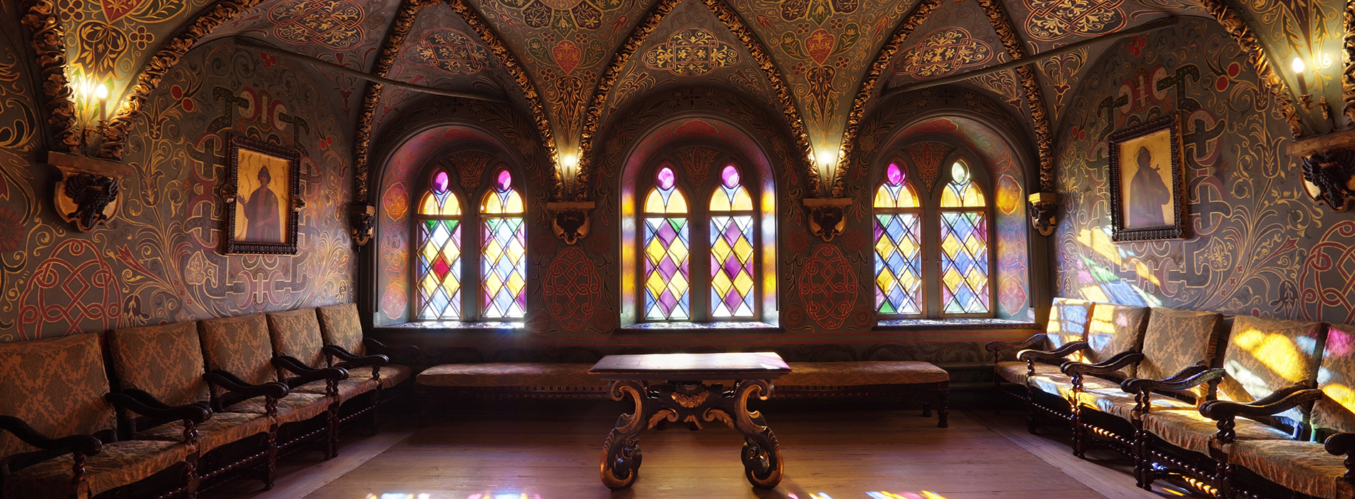 Нужно ли открыть Кремль для туристов?