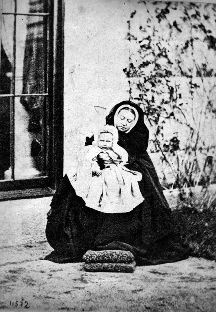 Редкие фотографии королевы Виктории и ее внуков