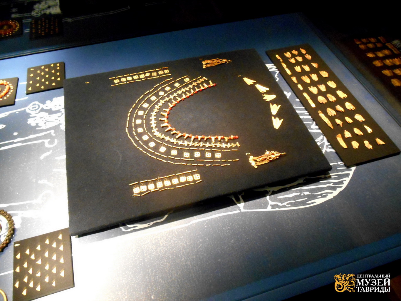 Кому достанется золото скифов?