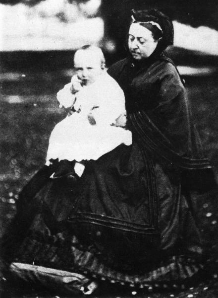 Со старшим внуком принцем Вильгельмом Прусским.jpg Со старшим внуком принцем Вильгельмом Прусским.jpg