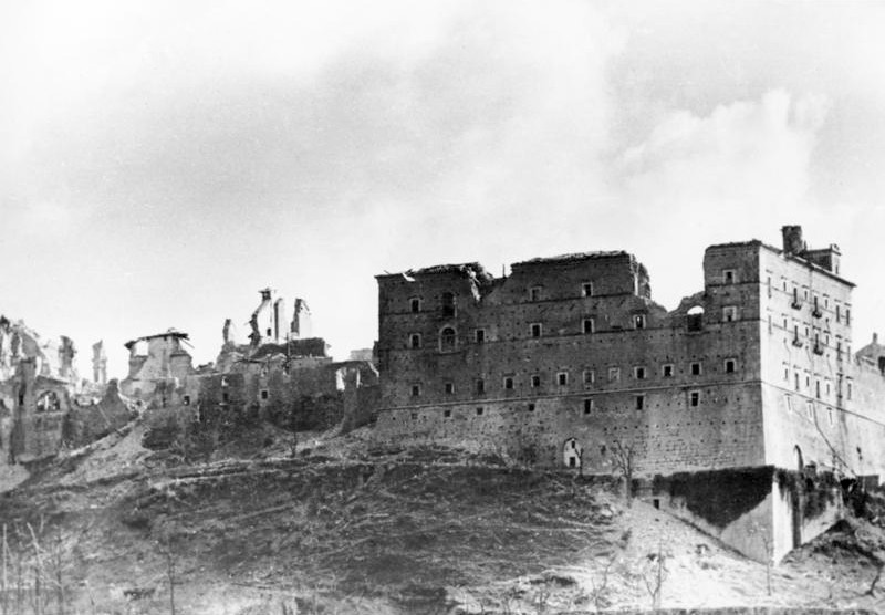Bundesarchiv_Bild_146-2005-0004,_Italien,_Monte_Cassino.jpg