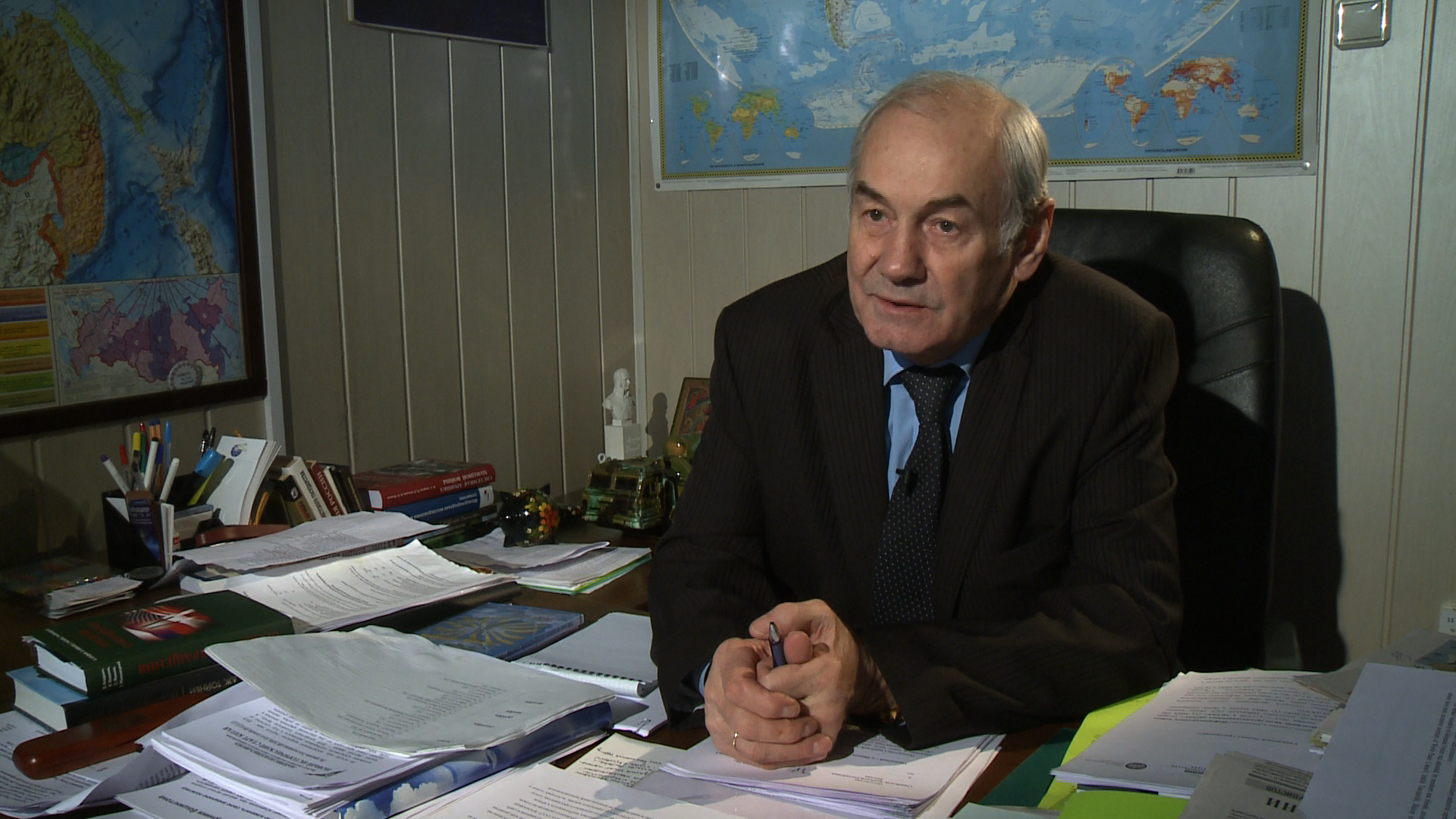 VIP-опрос: Не пора ли отказаться от призыва в армию?